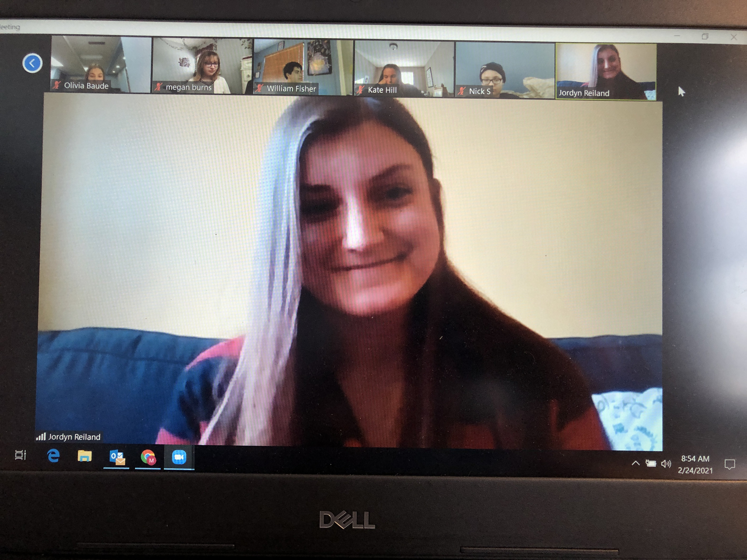 Jordyn Reiland, MHS Class of 2011 speaks with students about being a professional journalist