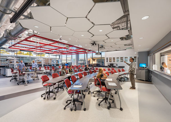 Mundelein-High-School-STEM-Lab-600x429